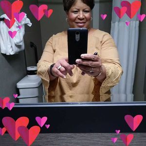 Meet your Posher, Connie